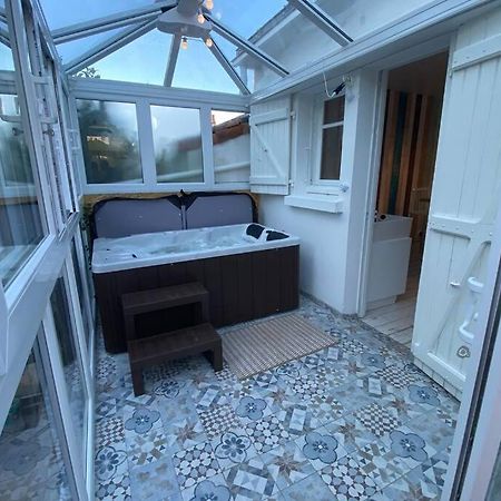 Maison de plage avec SPA/Jacuzzi à 250 m de la mer  La Tranche-sur-Mer Exterior foto